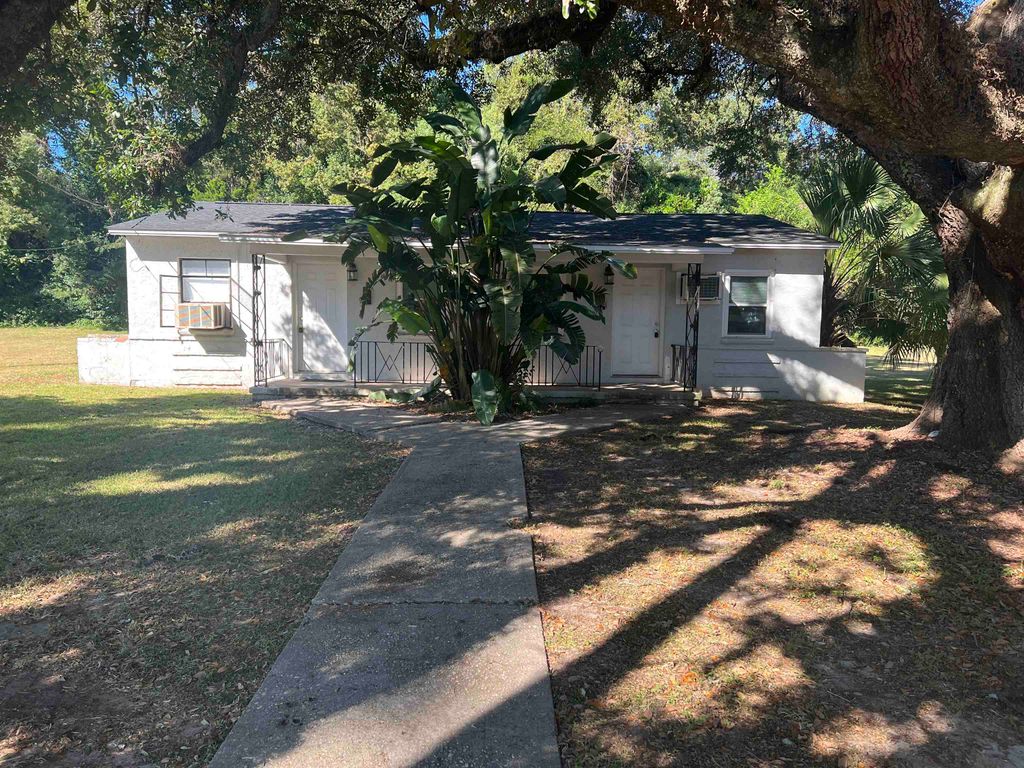 Photo of 879 Campus Circle #2, Tallahassee, FL 32304 (MLS # 393069)