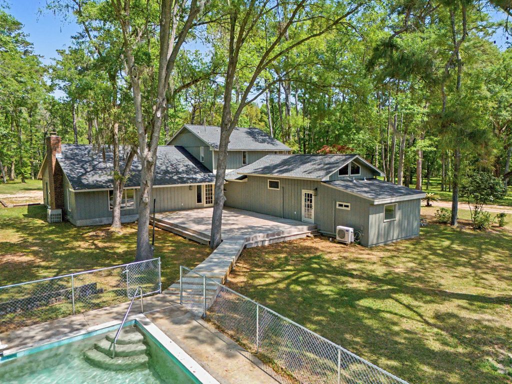 Photo of 3306 Gallant Fox Trail, Tallahassee, FL 32309 (MLS # 398163)