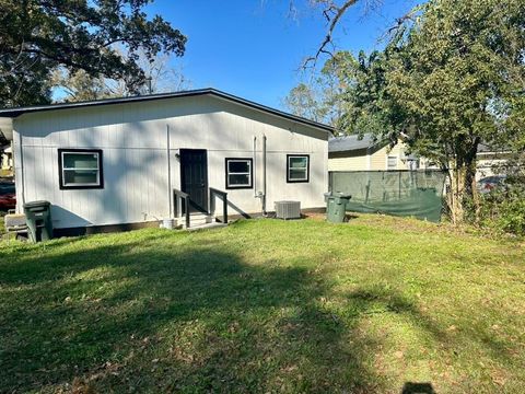 Tiny photo for 809 Dover Street, Tallahassee, FL 32304 (MLS # 396465)