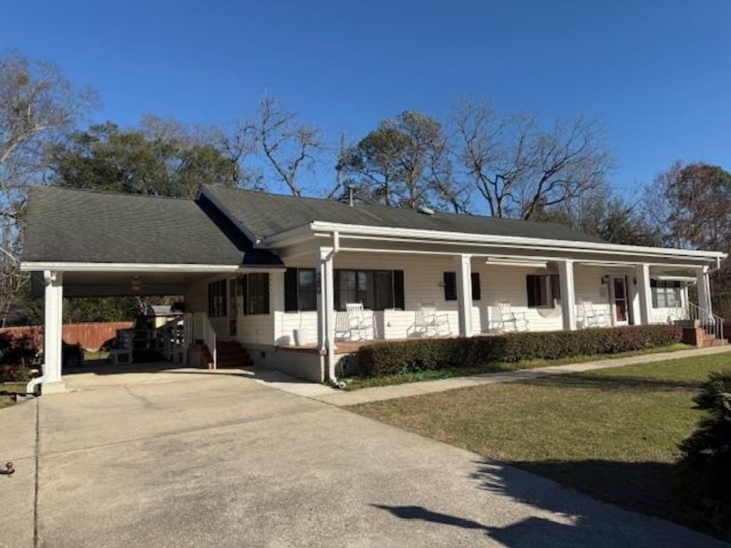 Photo of 31 N. Cone Streets, Quincy, FL 32351 (MLS # 396540)