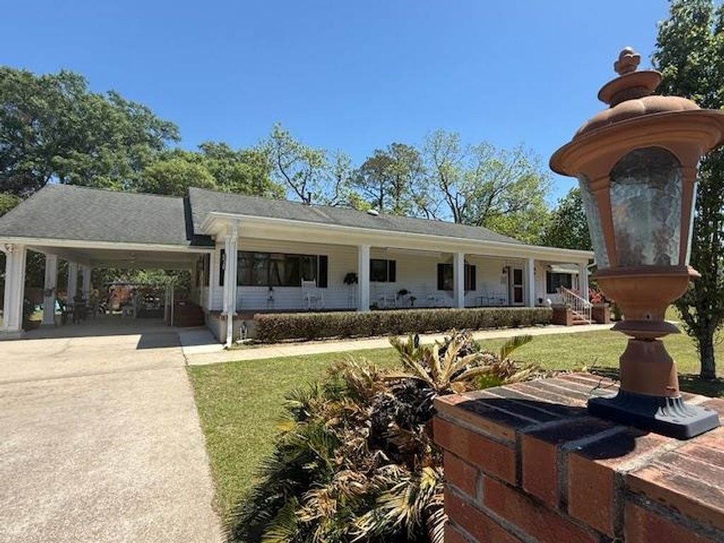 Photo of 31 N. Cone Streets, Quincy, FL 32351 (MLS # 396540)