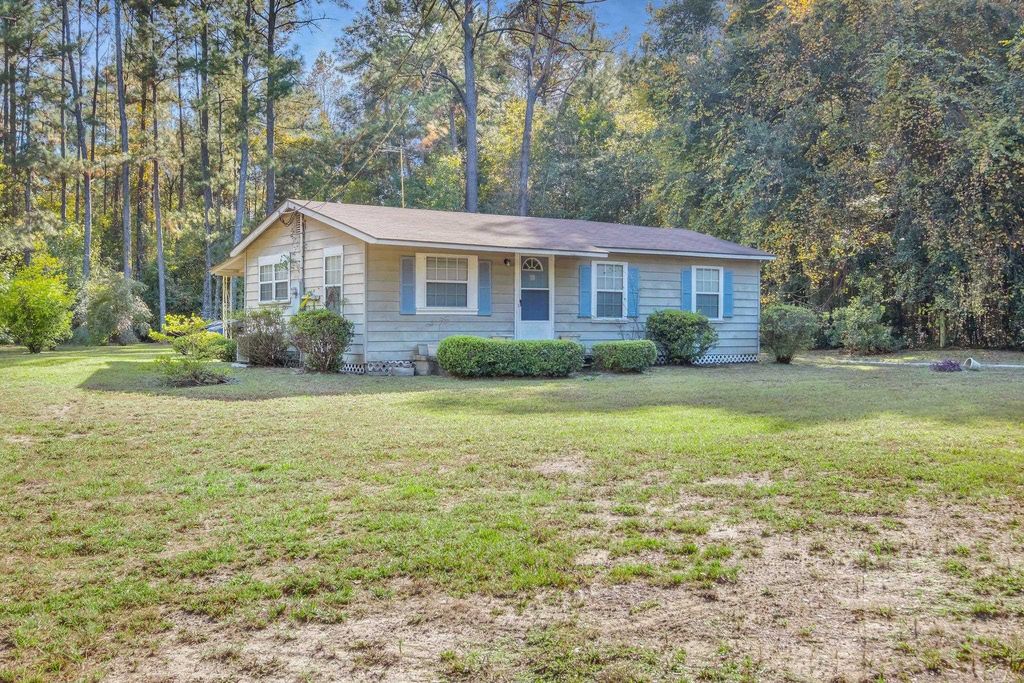Photo of 36 Horseshoe Road, Havana, FL 32333 (MLS # 395499)