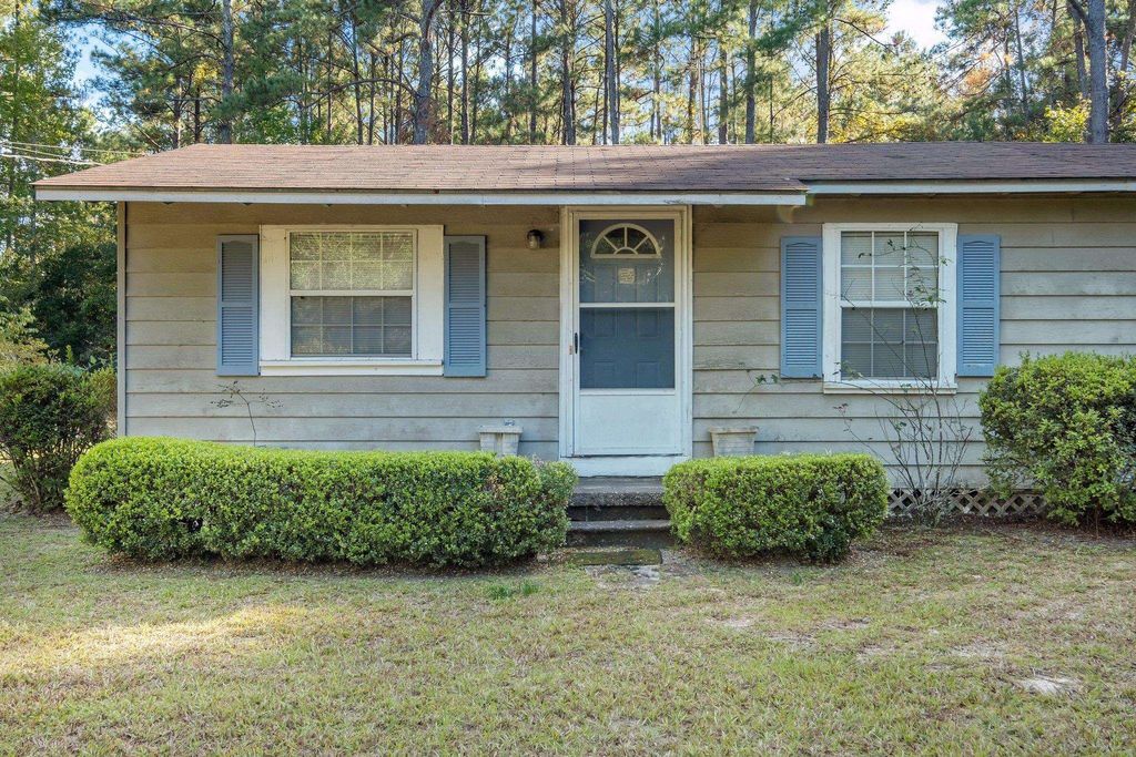 Photo of 36 Horseshoe Road, Havana, FL 32333 (MLS # 395499)