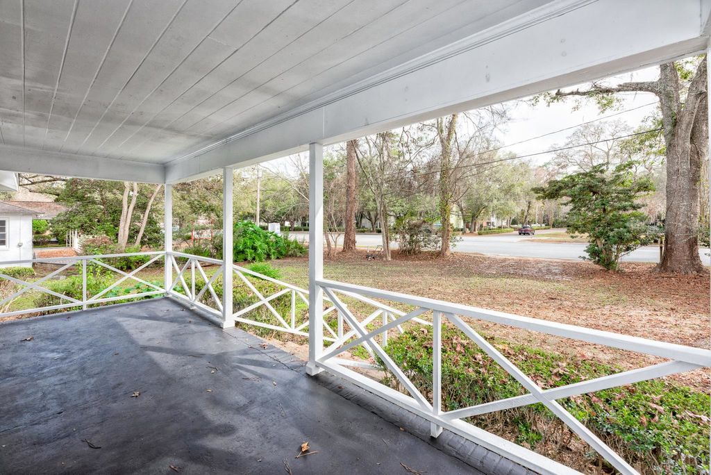 Photo of 2058 Thomasville Road, Tallahassee, FL 32308 (MLS # 391603)