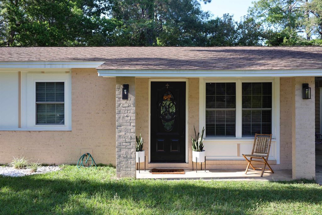 Photo of 720 Kendall Drive, Tallahassee, FL 32301 (MLS # 398932)
