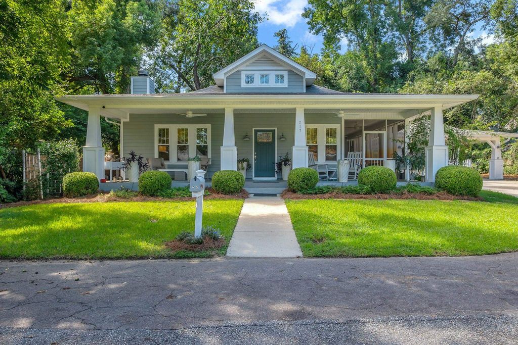 Photo of 717 Hunter Street, Tallahassee, FL 32303 (MLS # 395911)