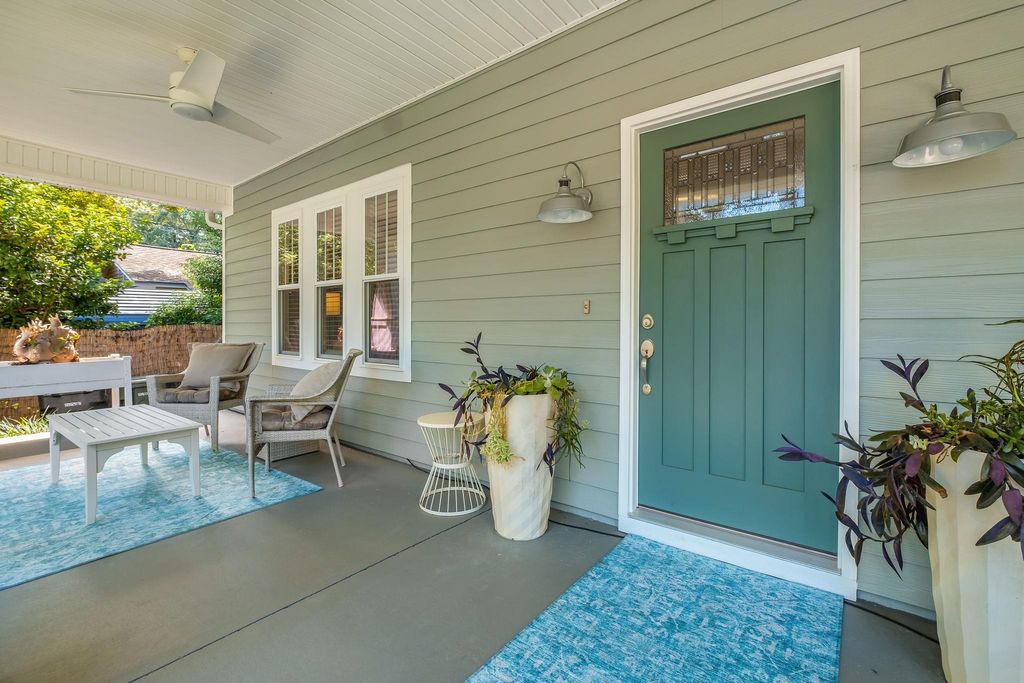 Photo of 717 Hunter Street, Tallahassee, FL 32303 (MLS # 395911)