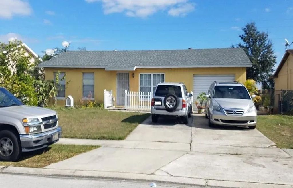 Photo of 5325 Moxie Boulevard, Other Florida, FL 32839 (MLS # 396236)