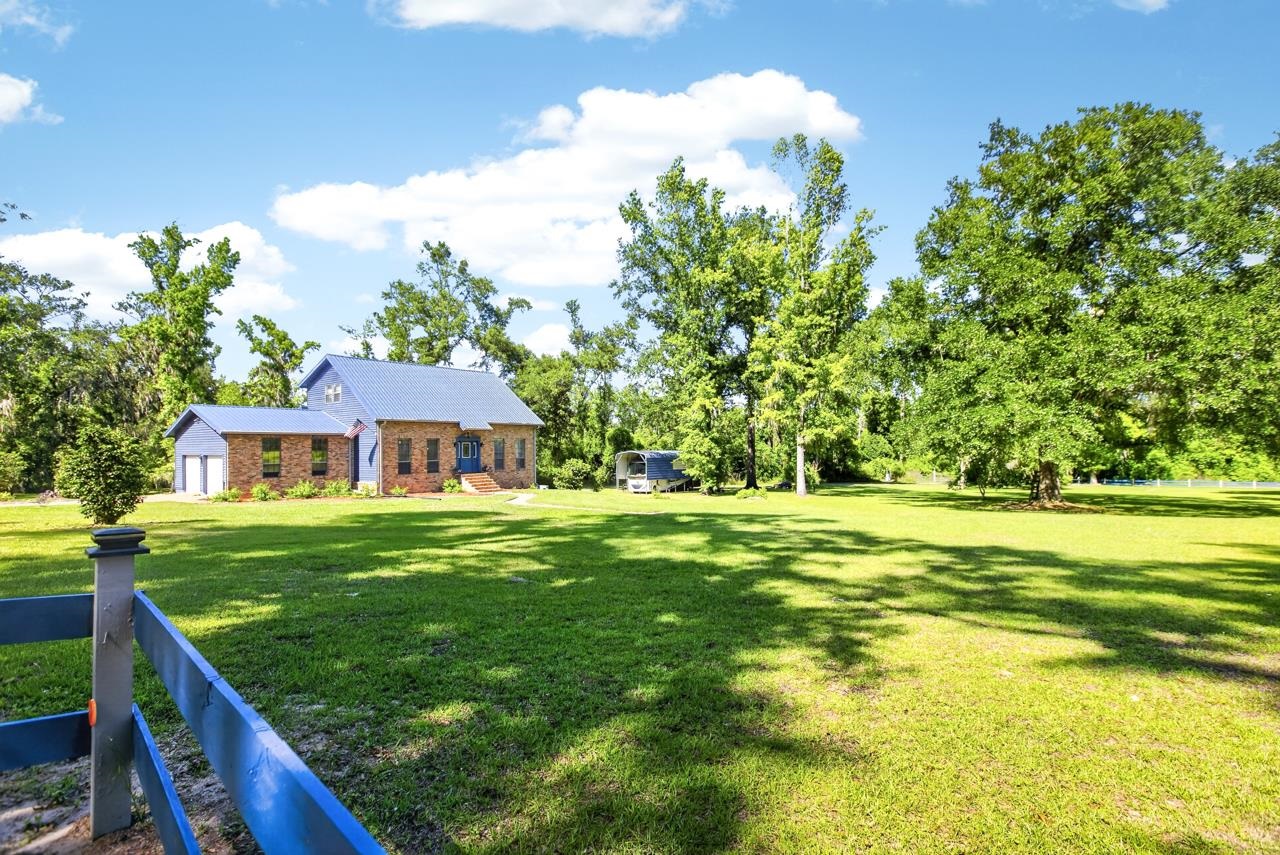 402 NW Cantey