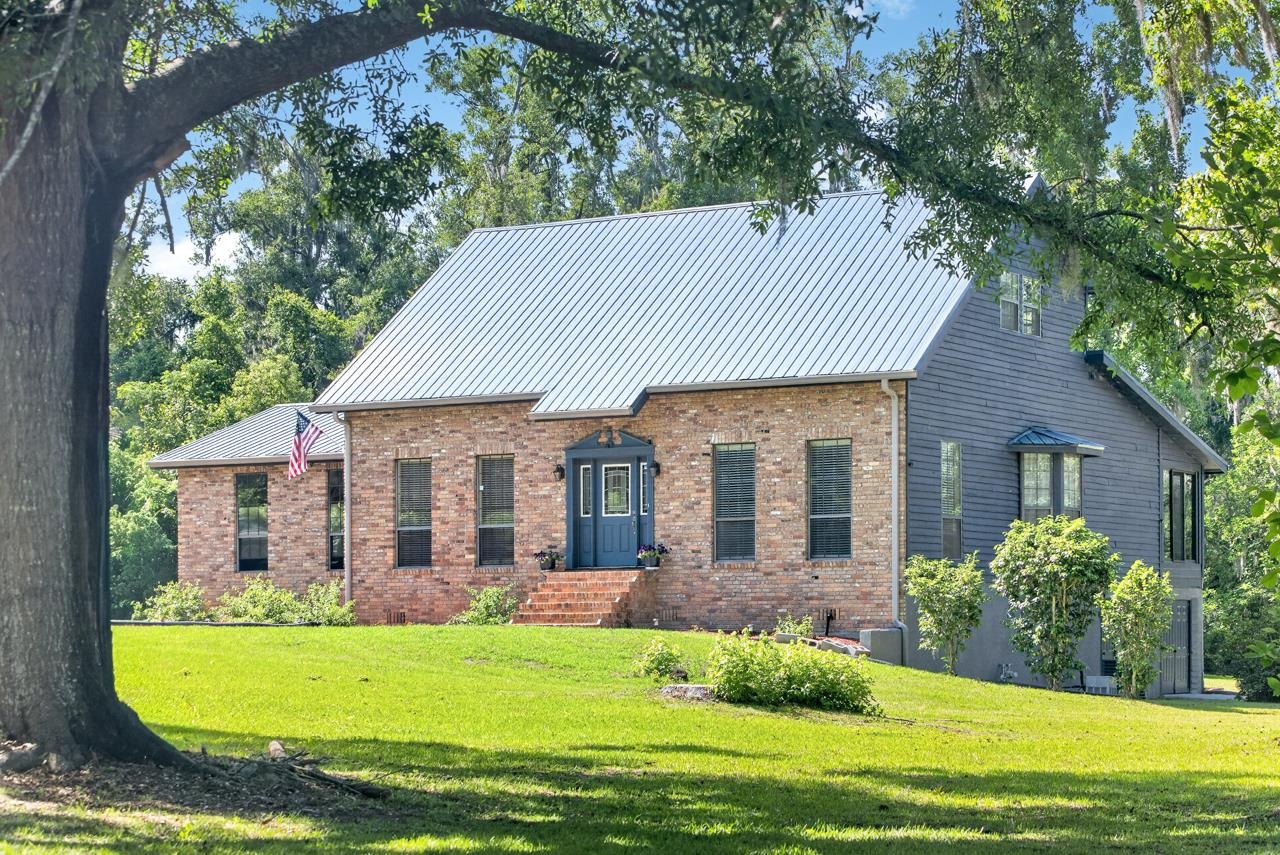 402 NW Cantey