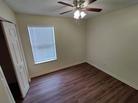 Tiny photo for 2713 Oak Park Court, Tallahassee, FL 32308 (MLS # 391445)