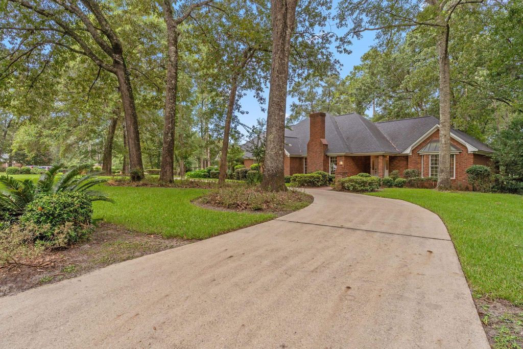 Photo of 9039 Winged Foot Drive, Tallahassee, FL 32312 (MLS # 391600)