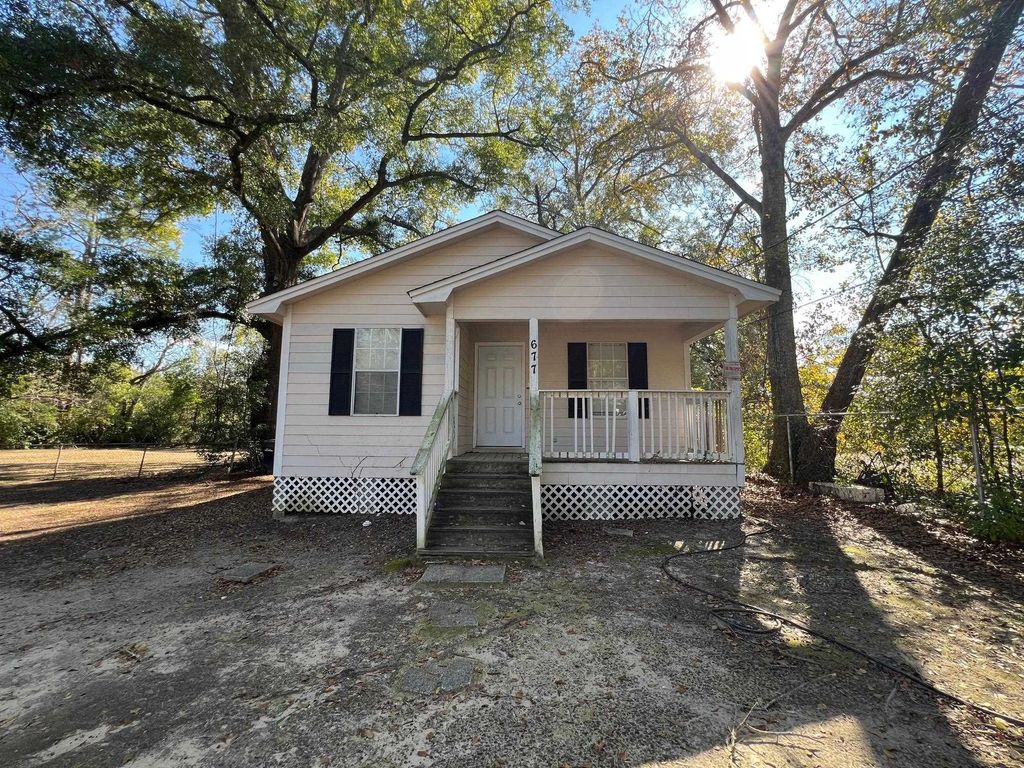 Photo of 677 W 5TH Avenue, Tallahassee, FL 32303 (MLS # 396238)