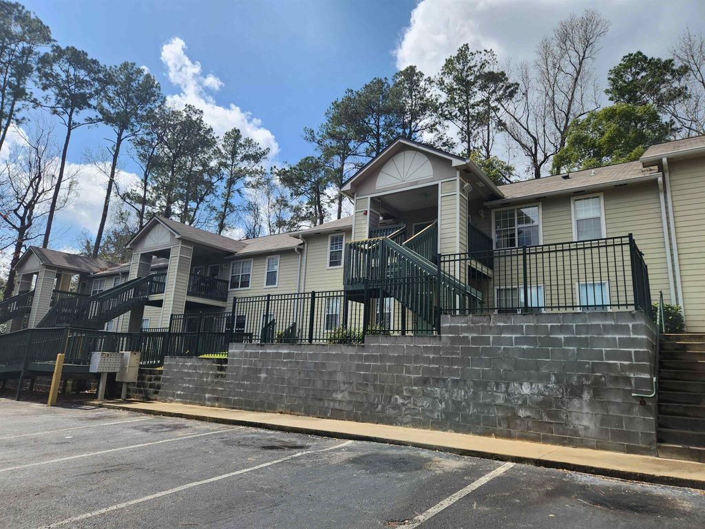 Photo of 1100 Green Tree Court #E, Tallahassee, FL 32304 (MLS # 390431)