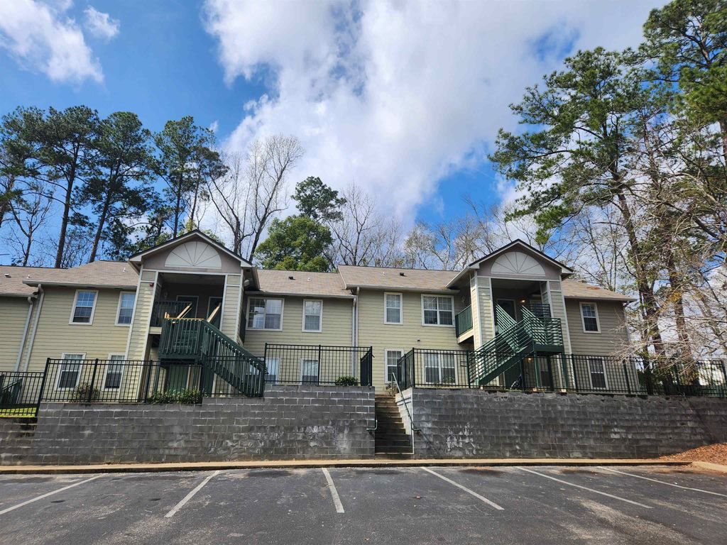 Photo of 1100 Green Tree Court #E, Tallahassee, FL 32304 (MLS # 390431)