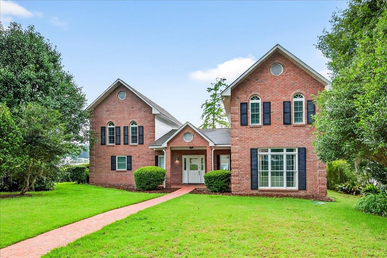 470 THARPE Circle