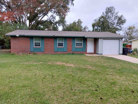 Photo of 306 Lancaster Drive, Tallahassee, FL 32304 (MLS # 392696)