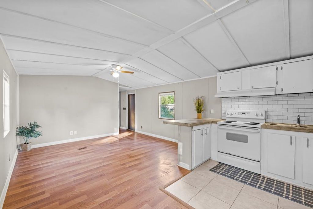 Photo of 200 FRANCIS MAPLES Dr, Tallahassee, FL 32310 (MLS # 392537)