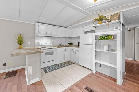 Tiny photo for 200 FRANCIS MAPLES Dr, Tallahassee, FL 32310 (MLS # 392537)