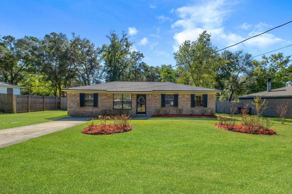 Photo of 4590 Autumn Woods Way, Tallahassee, FL 32303 (MLS # 392426)