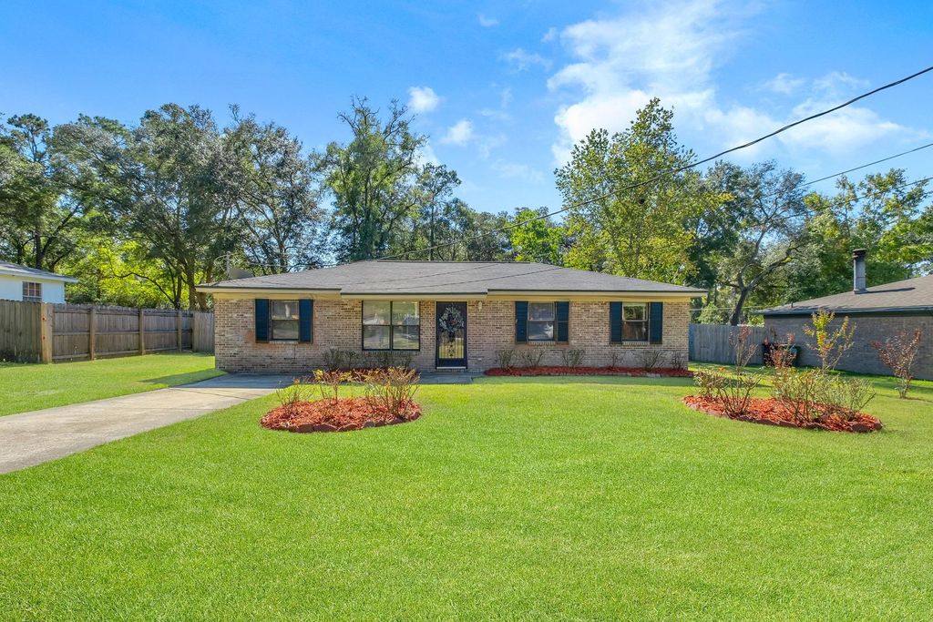 Photo of 4590 Autumn Woods Way, Tallahassee, FL 32303 (MLS # 392426)