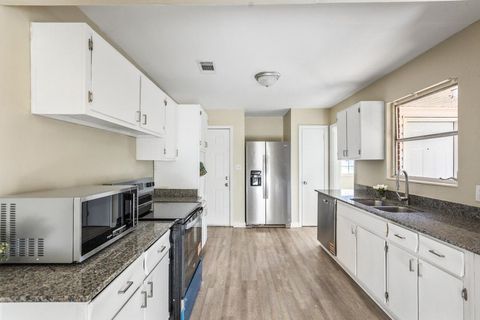 Tiny photo for 210 SATSUMA St, Tallahassee, FL 32301 (MLS # 399556)