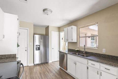 Tiny photo for 210 SATSUMA St, Tallahassee, FL 32301 (MLS # 399556)