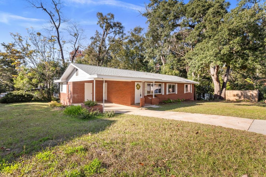 Photo of 210 SATSUMA St, Tallahassee, FL 32301 (MLS # 399556)