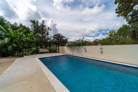 Tiny photo for 911 Alachua Avenue, Tallahassee, FL 32308 (MLS # 390258)