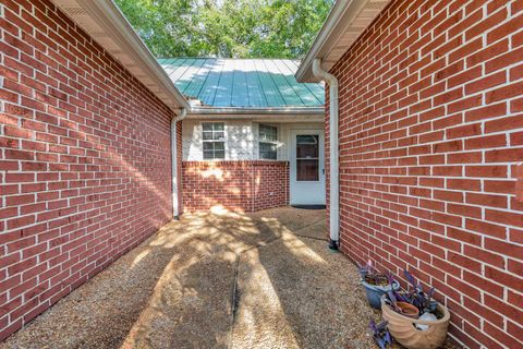 A home in TALLAHASSEE