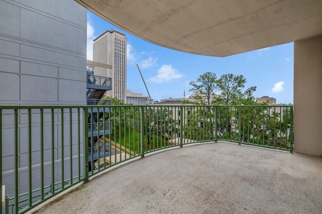 Photo of 300 S Duval Street #612, Tallahassee, FL 32301 (MLS # 390926)