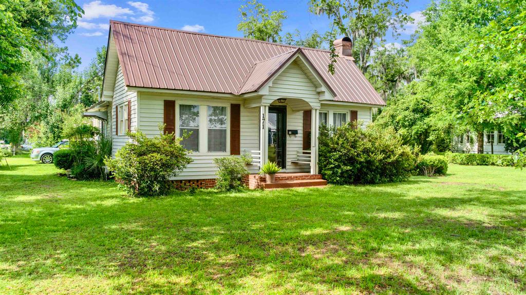 Photo of 171 NE Livingston Street, Madison, FL 32340 (MLS # 400977)