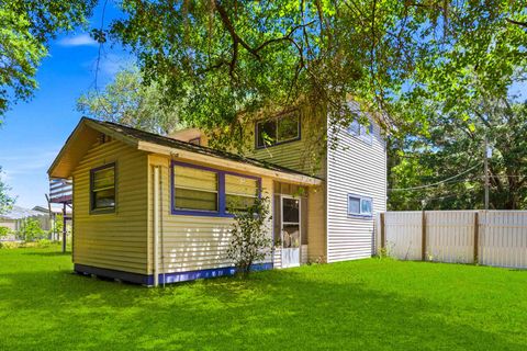 Tiny photo for 2008 Lake Point Lane, Tallahassee, FL 32310 (MLS # 398930)