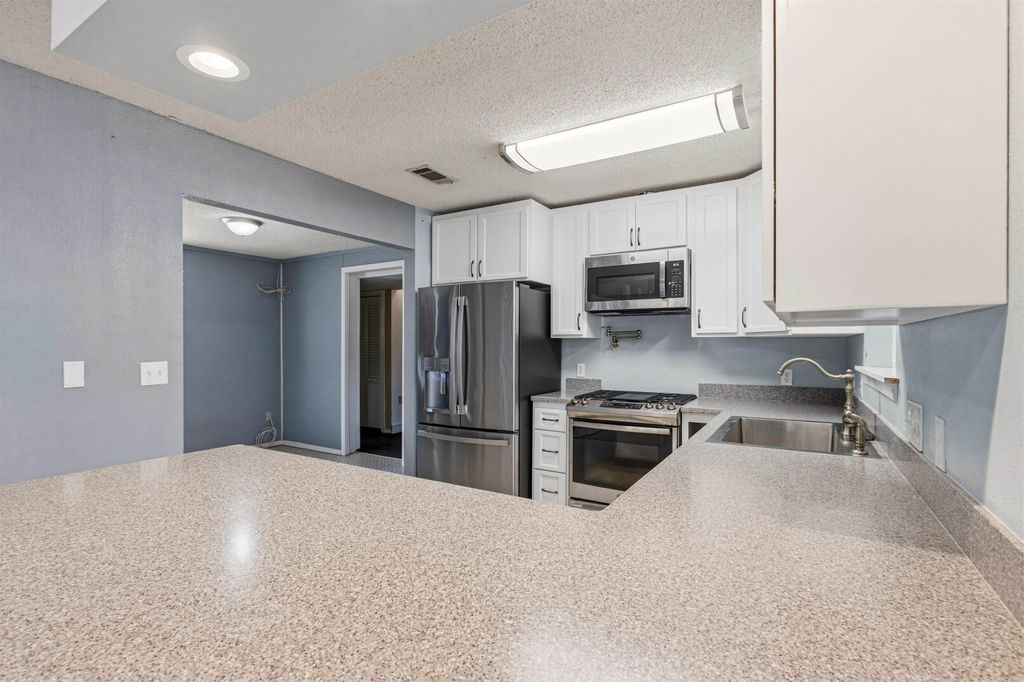 Photo of 2008 Lake Point Lane, Tallahassee, FL 32310 (MLS # 398930)