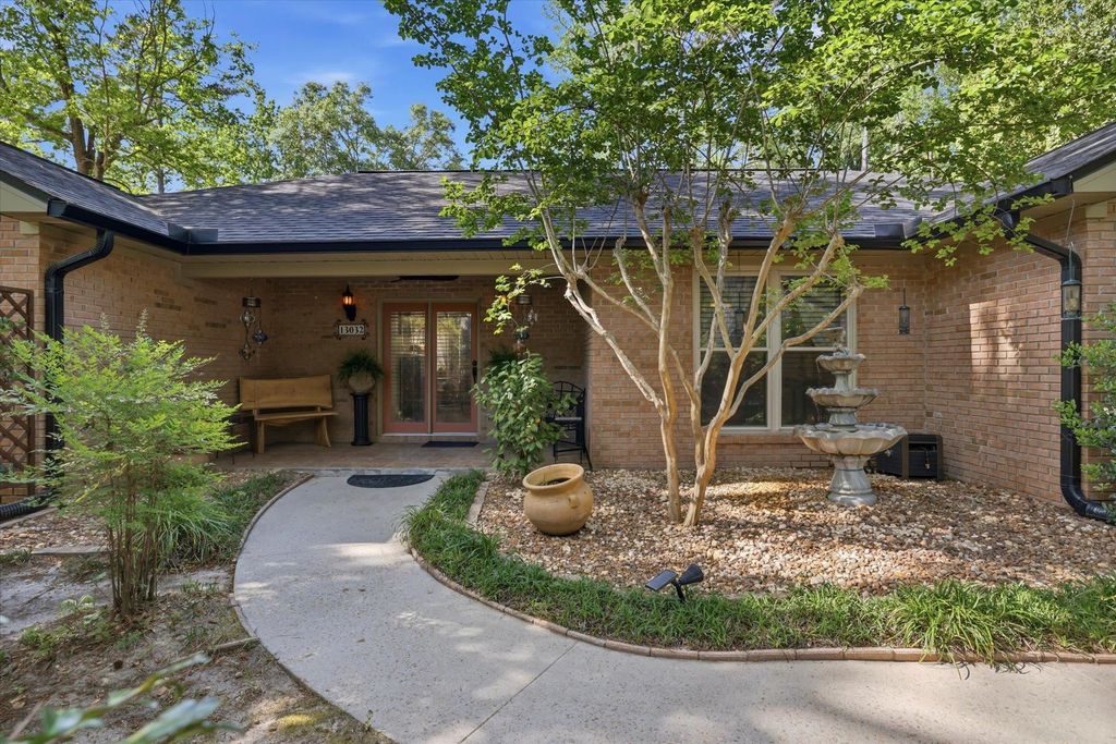 Photo of 13032 Gopher Wood Trail, Tallahassee, FL 32312 (MLS # 400214)