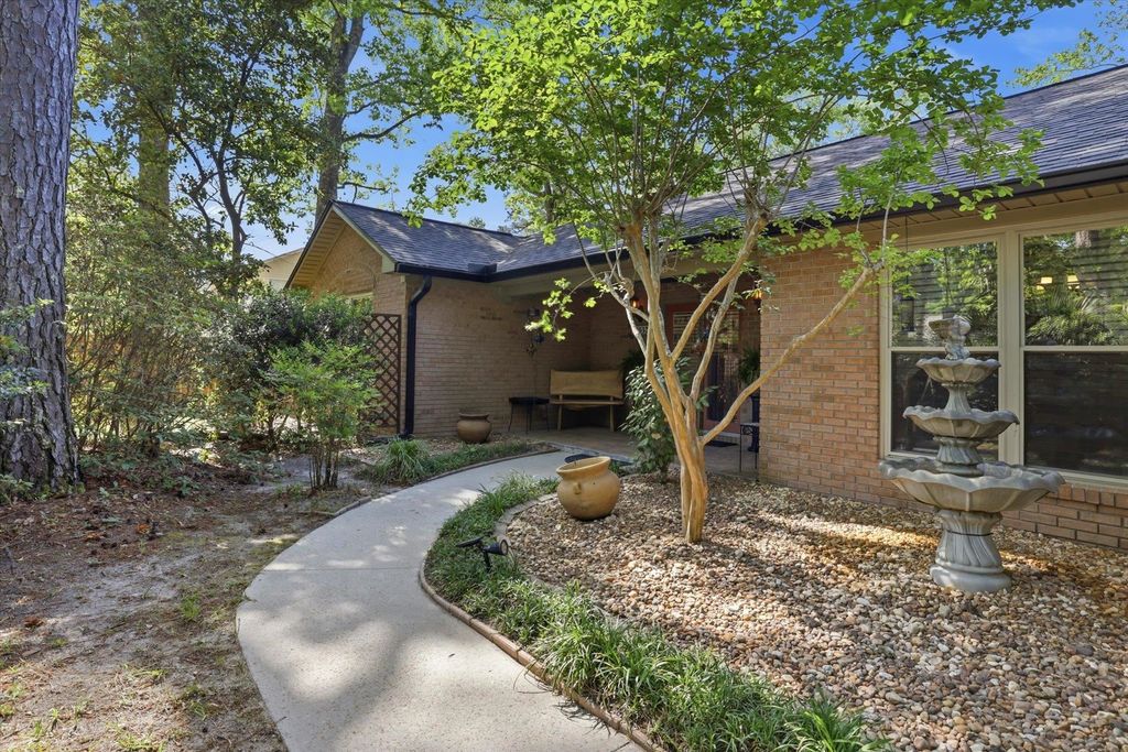 Photo of 13032 Gopher Wood Trail, Tallahassee, FL 32312 (MLS # 400214)