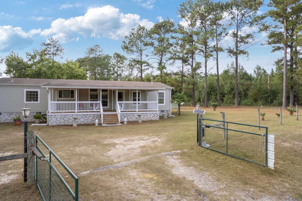 Photo of 2029 Boston Highway, Monticello, FL 32344 (MLS # 391980)