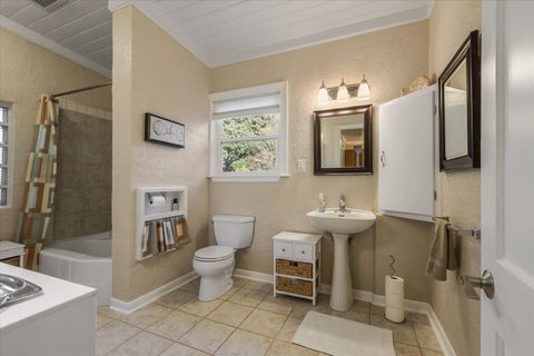 Tiny photo for 3009 Livingston Road, Tallahassee, FL 32303 (MLS # 393449)