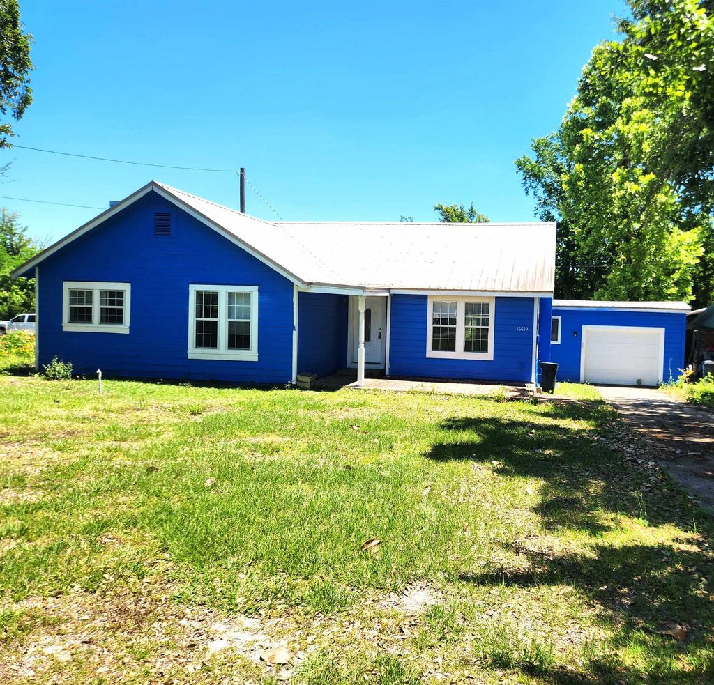 Photo of 16619 SW Gaskin Street, Blountstown, FL 32424 (MLS # 385627)