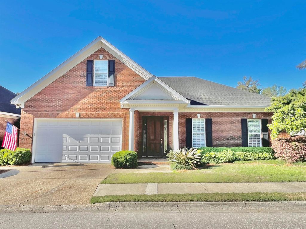 Photo of 813 Greenbrier Lane, Tallahassee, FL 32308 (MLS # 391900)
