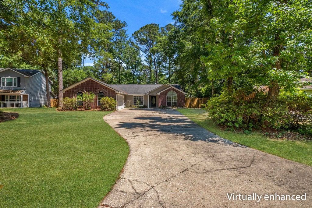 Photo of 1713 Chestnut Hill, Tallahassee, FL 32312 (MLS # 398986)