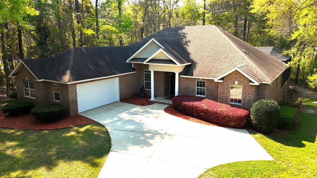 Photo of 2250 Cobb Drive, Tallahassee, FL 32312 (MLS # 395169)