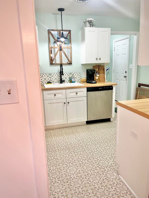 Tiny photo for 2213 Mendoza Avenue, Tallahassee, FL 32304 (MLS # 391583)