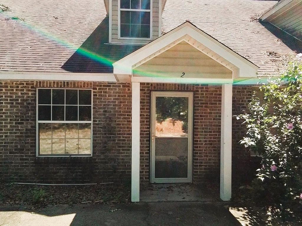 listing image 0