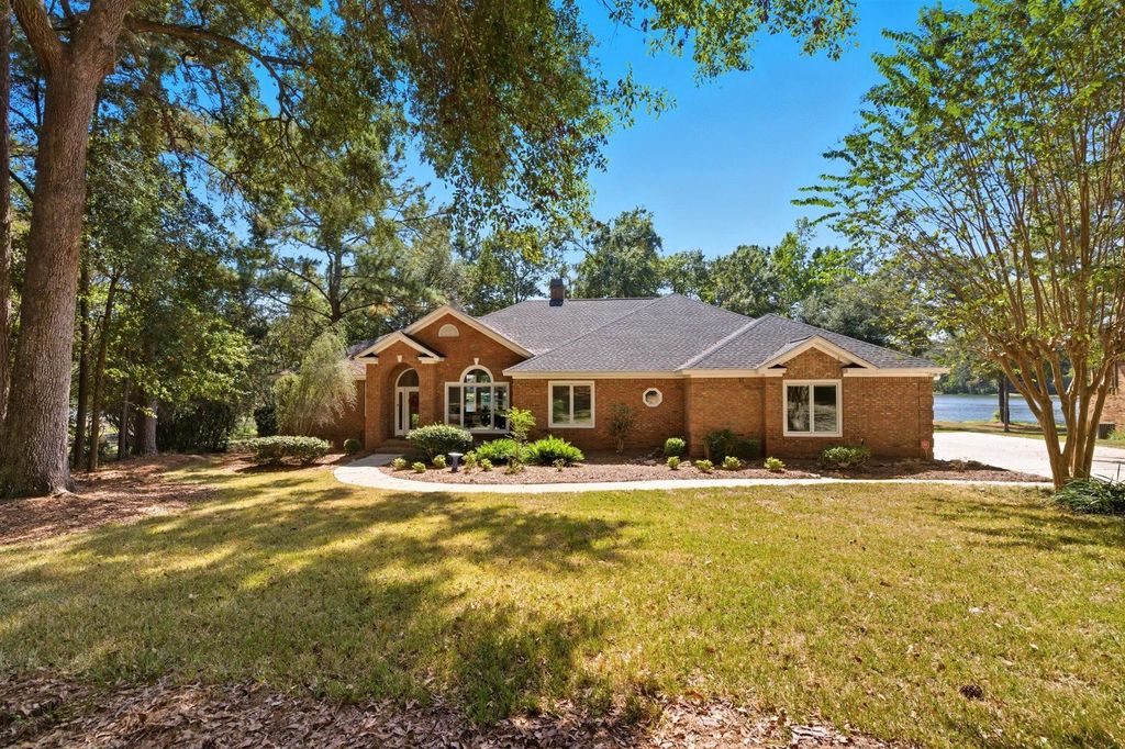 Photo of 8712 Spring Shore Trail, Tallahassee, FL 32312 (MLS # 391849)