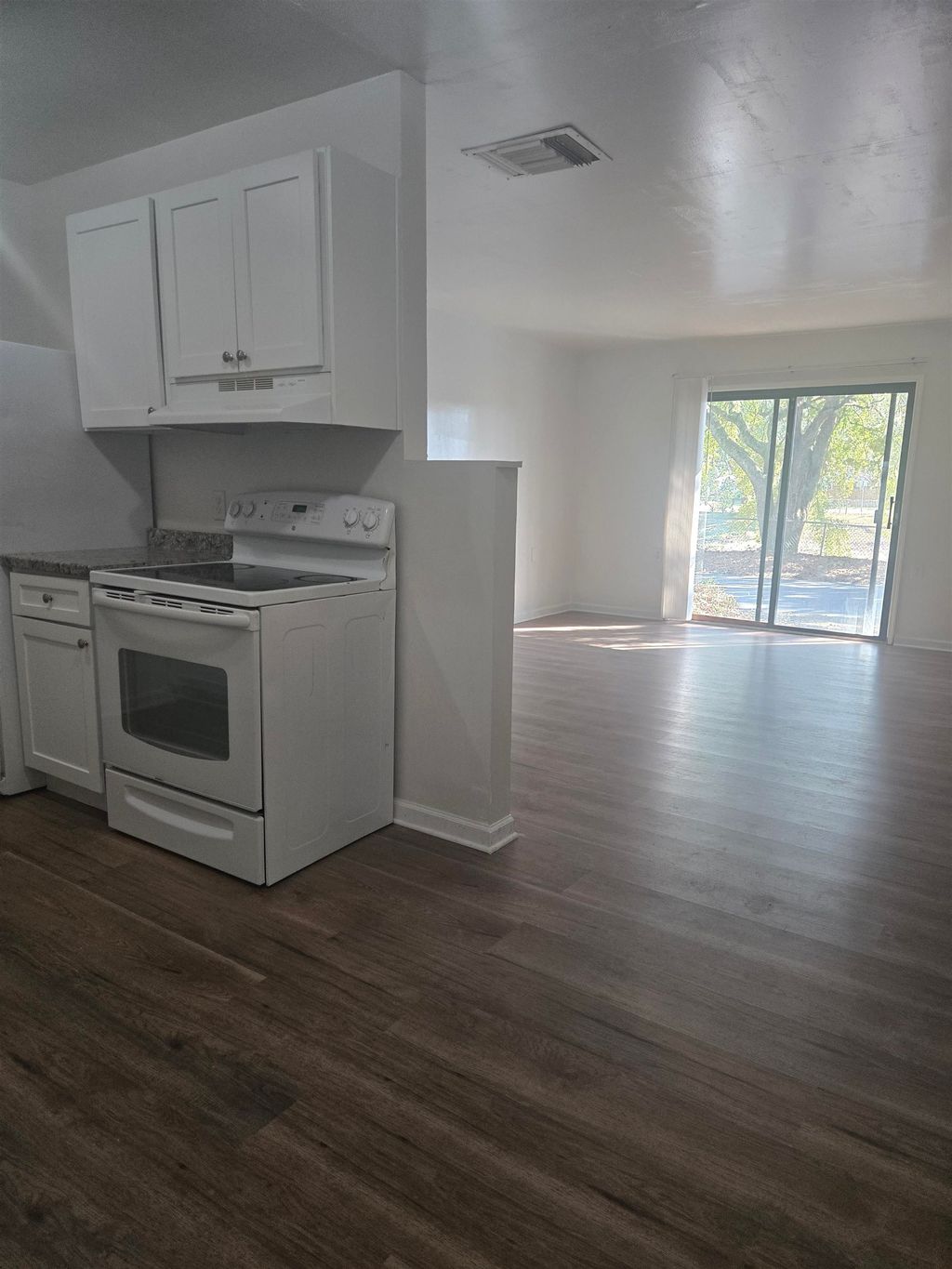 Photo of 329 Mabry E Mabry Street #E, Tallahassee, FL 32304 (MLS # 395846)