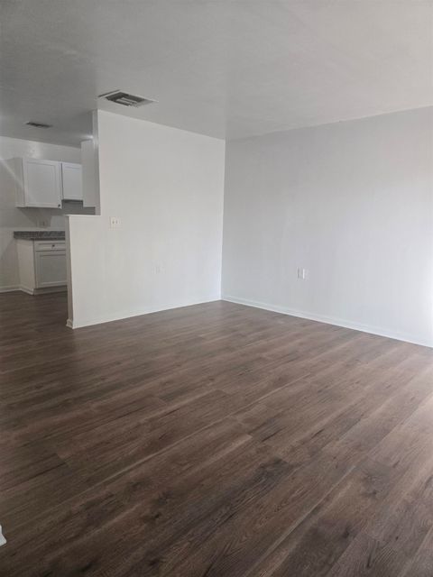 Tiny photo for 329 Mabry E Mabry Street #E, Tallahassee, FL 32304 (MLS # 395846)