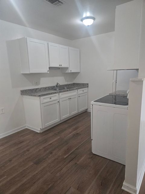 Tiny photo for 329 Mabry E Mabry Street #E, Tallahassee, FL 32304 (MLS # 395846)