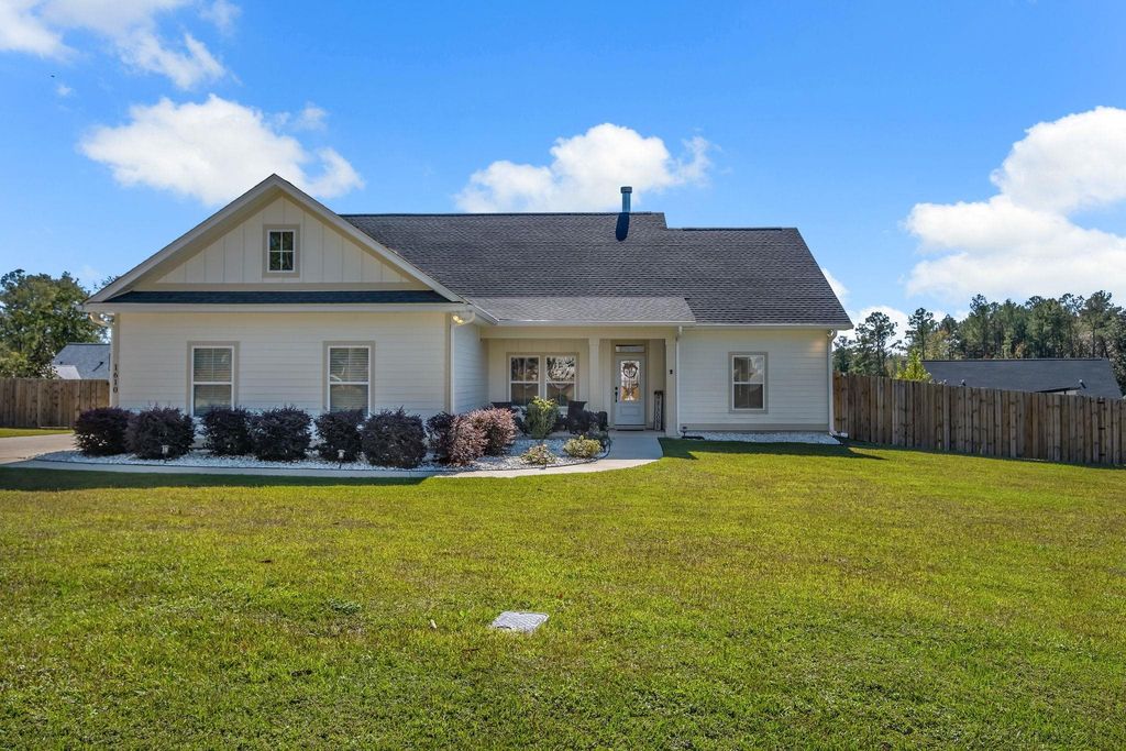 Photo of 1610 Yaupon Court, Monticello, FL 32344 (MLS # 393478)