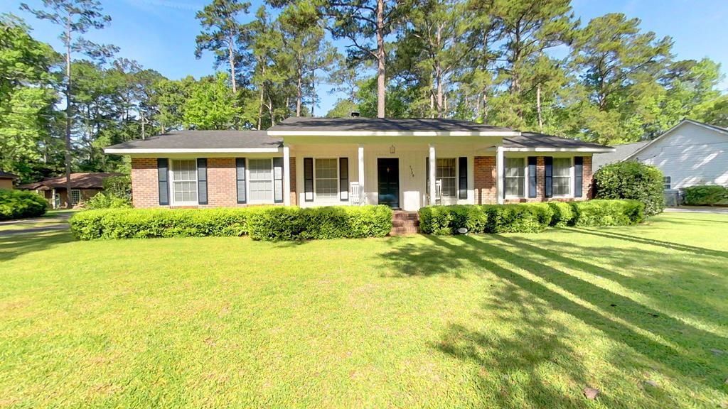 Photo of 1729 E Washingt E Washington Street, Thomasville, GA 31792 (MLS # 399931)